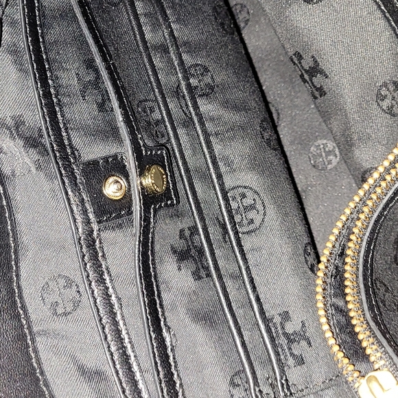 💕Tory Burch Quilted Fleming Tote💕Like New Condition💕 - Picture 8 of 17